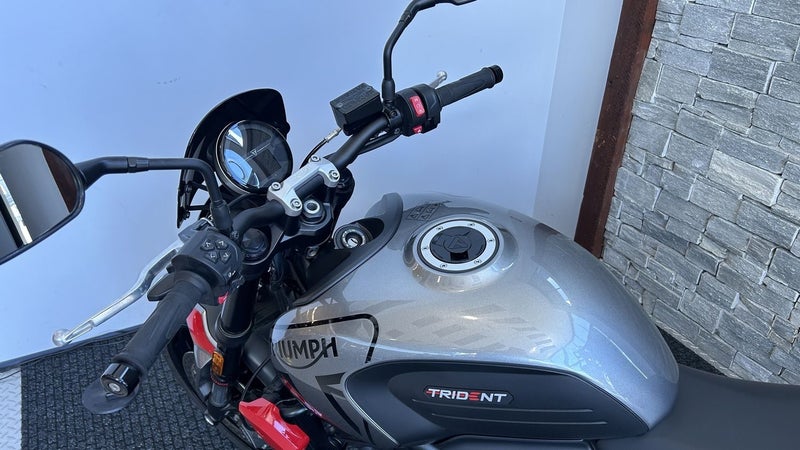 2022 Triumph Trident TRIDENT64591832370434114
