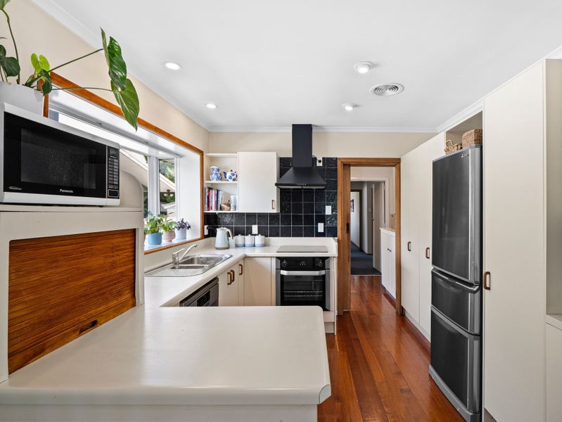 Family Living in Burnside’s Best School Zones!64558258649857113