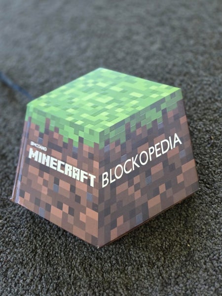 Minecraft Blockopdeia Book and Combat Handbook64558370022529111
