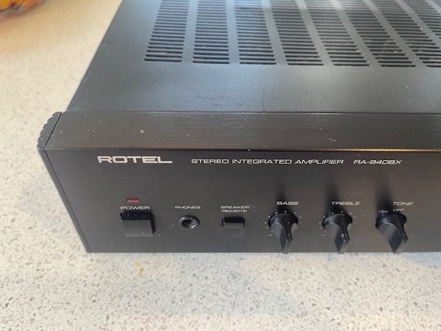 Rotel integrated amplifier RA-940BX Carousel 2