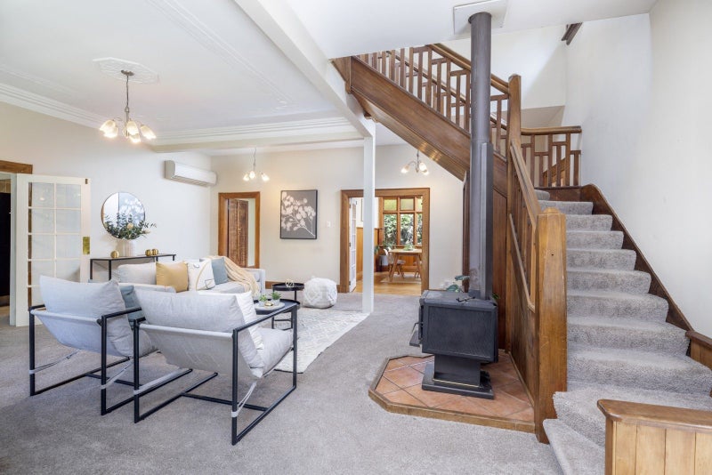 Multi-generational living or prime investment64558759121281113