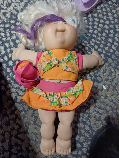 Cabbage patch doll with birth certicate Carousel 1