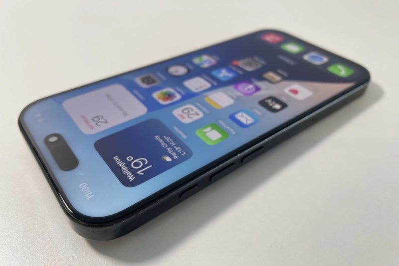 Apple iPhone 16 Pro 256gb Black Titanium (water damaged)64559105058435113