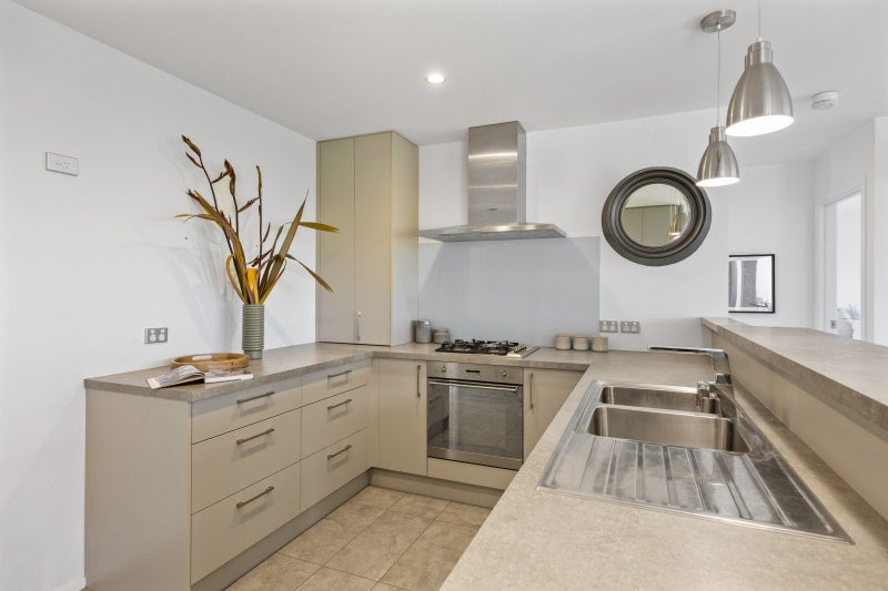 Your easy-care seaview sanctuary awaits64559258979971114