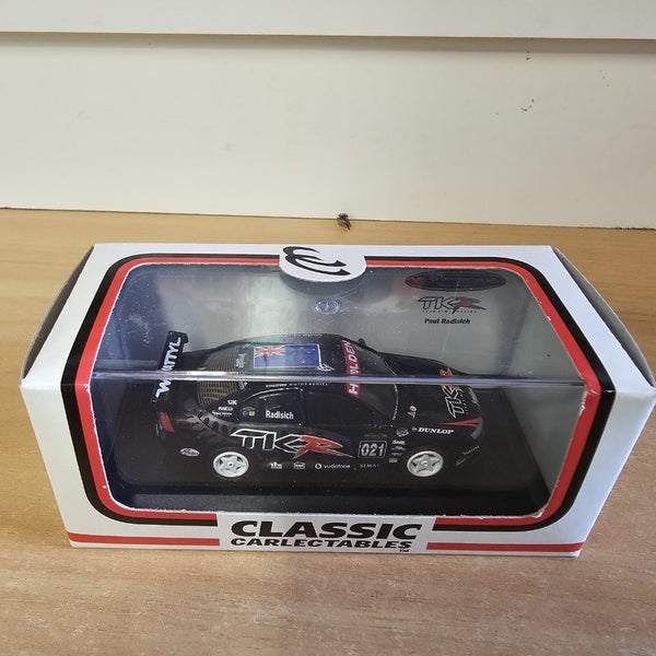Classic Carlectables Holden VZ Commodore TKR Radisich 1:64 ?? Carousel 2