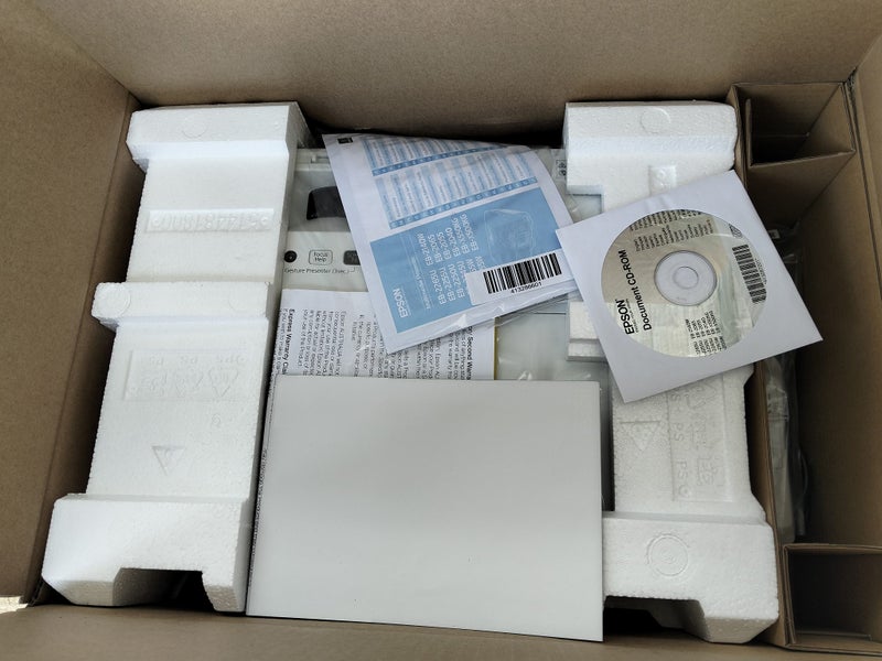 Epson EB-2250U projector and soft case64559777743106111