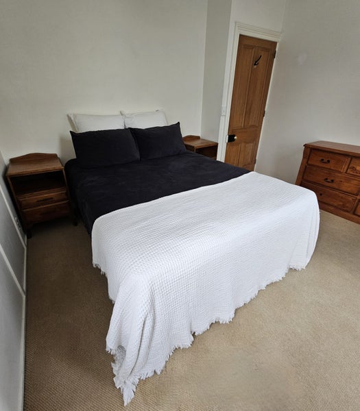 Merivale, 3 bedrooms64560394978818111