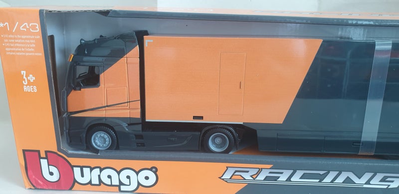 MCLAREN RACING TRANSPORTER + 2024 MCL38 F1 CAR LANDO NORRIS 1:43 SCALE BOXED SET Carousel 2