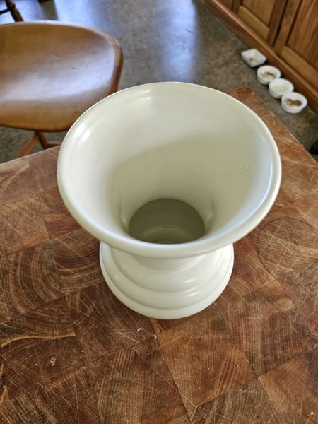 VINTAGE CROWN LYNN VASE Carousel 5