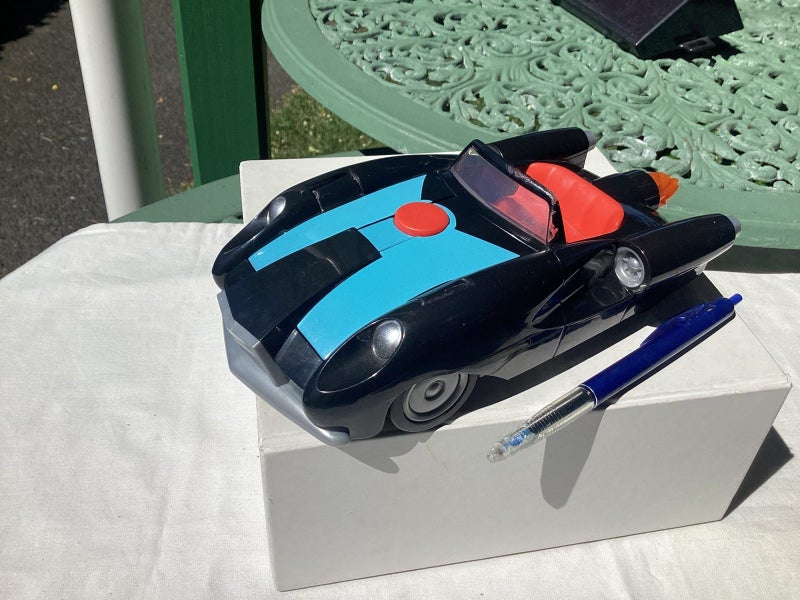 Disney Pixar Incredibles 2 car Carousel 1