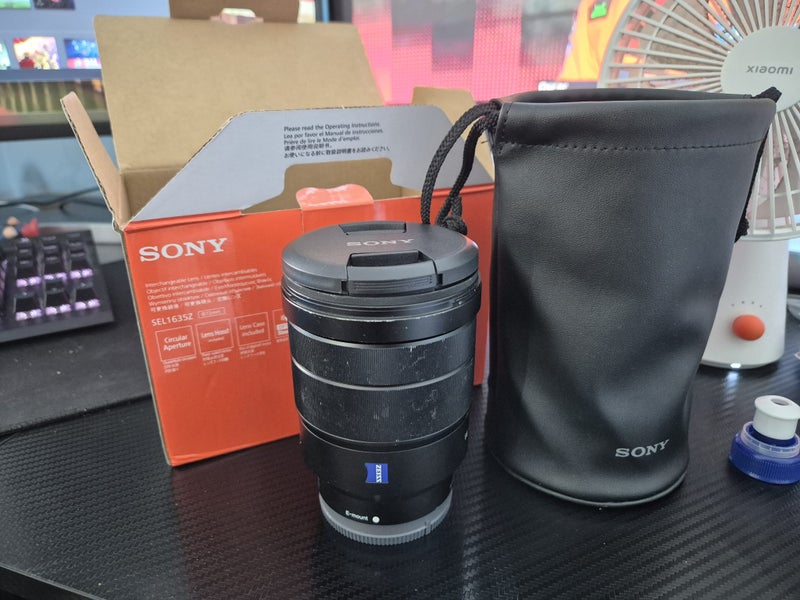 Sony Vario-Tessar T* FE 16-35mm F4 ZA OSS Lens Carousel 4