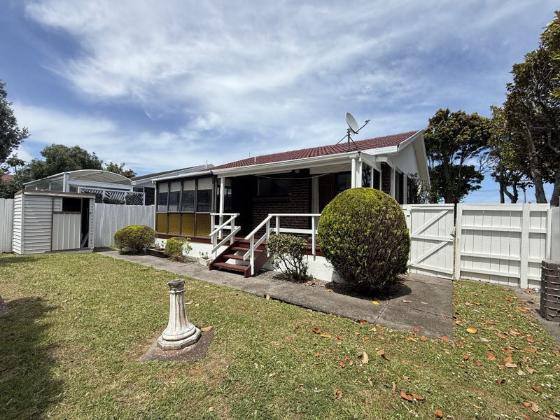 Mount Roskill, 2 bedrooms64561552000257111