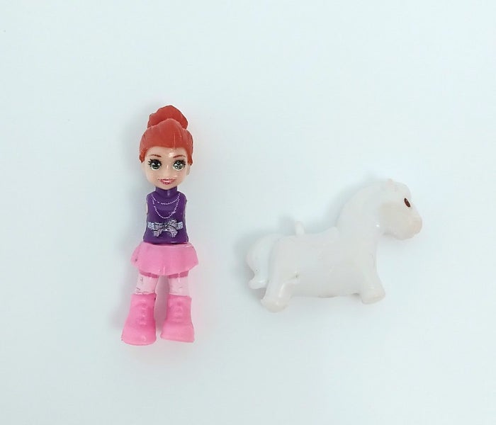 Polly Pocket Princess Castle Compact 2018 Carousel 6