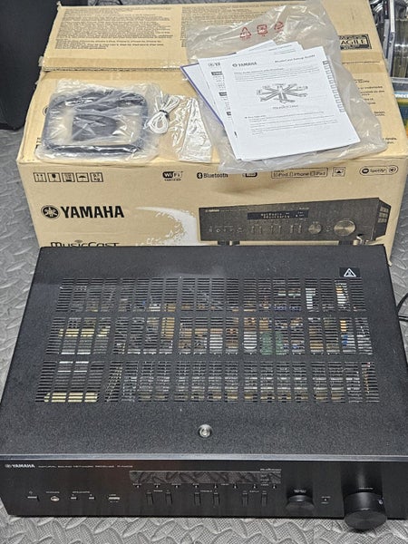 Yamaha R-N402 Network Receiver Carousel 1