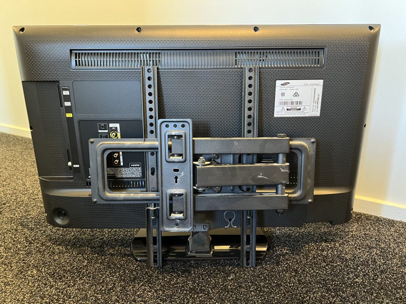 Small TV bracket Carousel 2