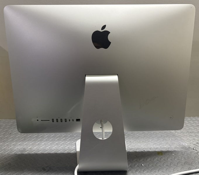 Apple iMac 2017 25.1", 8GB/1T i5, Sequoia 15.7.2 macOS Apple Keyboard /Trackpad Carousel 6