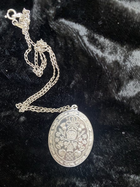 PRINCE CHARLES AND LADY DIANA PENDANT Carousel 2