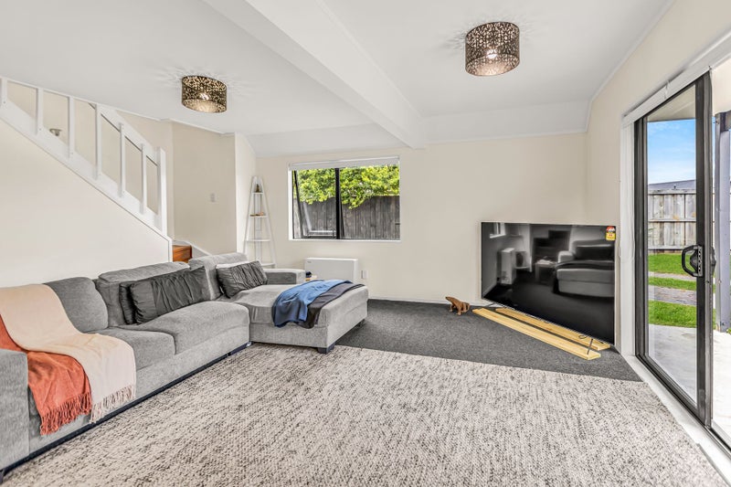 Beachside Character Home - Development Potential64569527967235113