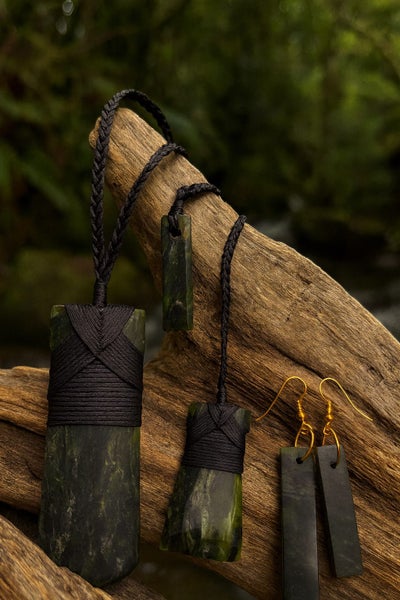 Pounamu tokis and earrings Carousel 1