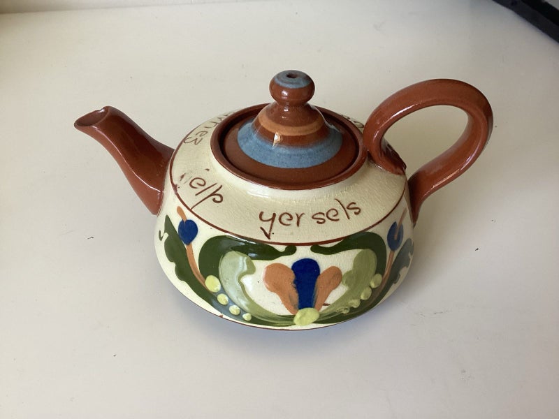 Devon Motif Pottery Teapot/cup, saucer Carousel 1