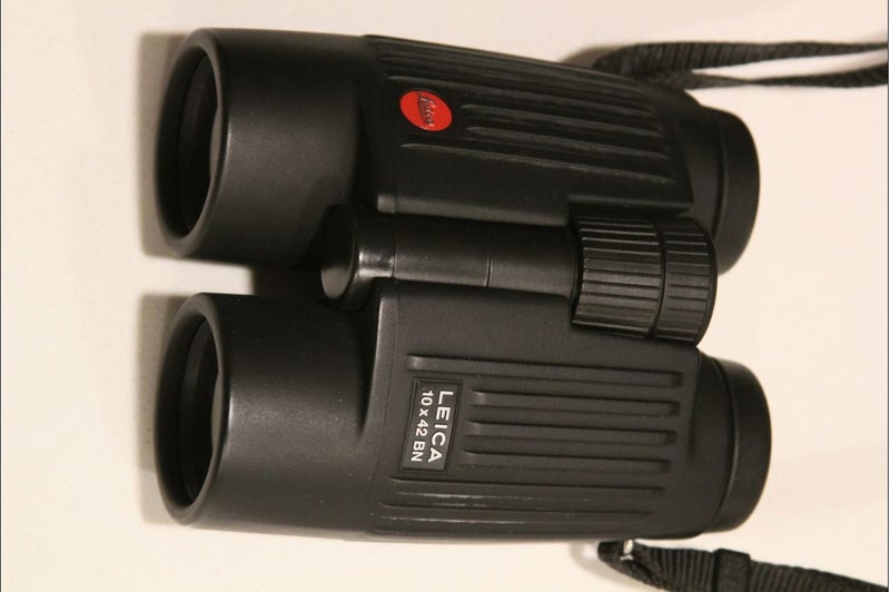 LEICA TRINOVID 10 x 42 BINOCULARS: AS-NEW CONDITION Carousel 1