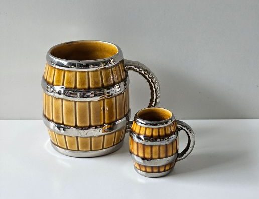 Little & Large. Wade of England Pottery Barrel Mugs with Silver Banding. Carousel 1