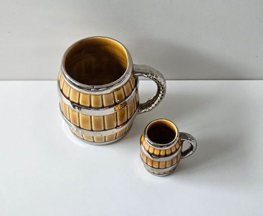 Little & Large. Wade of England Pottery Barrel Mugs with Silver Banding. Carousel 2