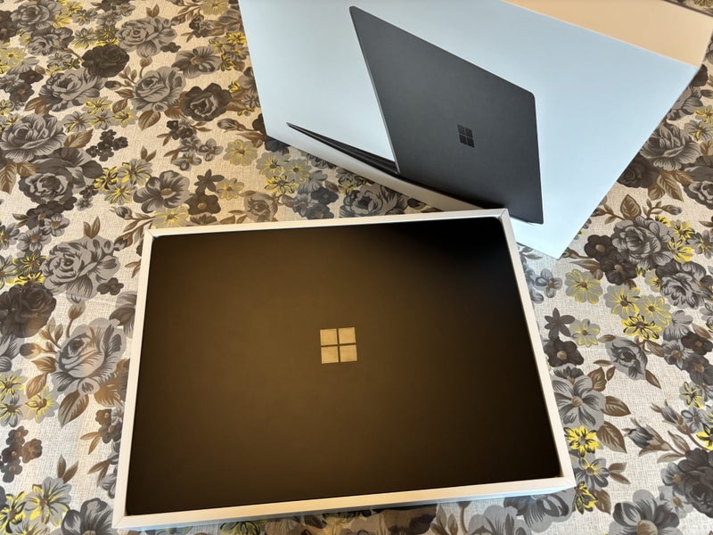 Microsoft Surface Laptop 5 i5 (12th Gen) 8GB 512GB Matte Black64571456948226112