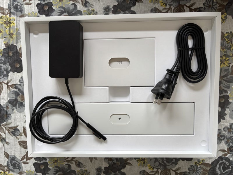 Microsoft Surface Laptop 5 i5 (12th Gen) 8GB 512GB Matte Black64571456948226114