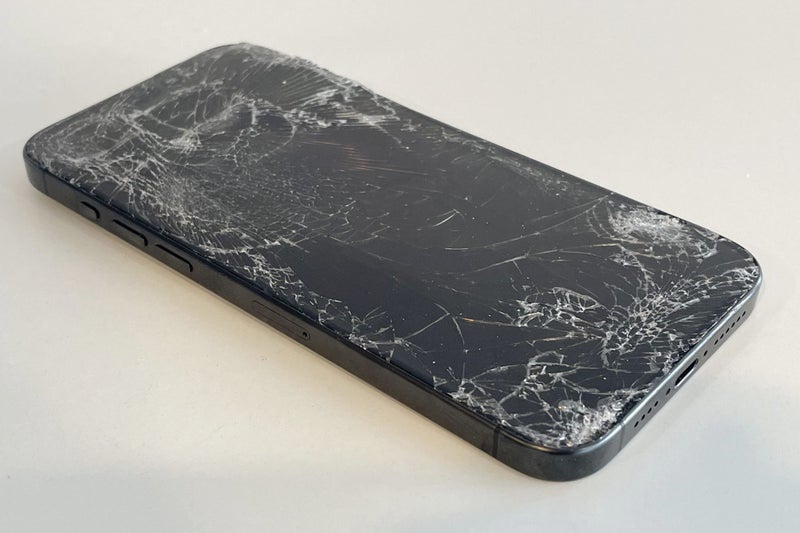 iPhone 15 Pro Max 256gb Black Titanium (broken)64571181462657114