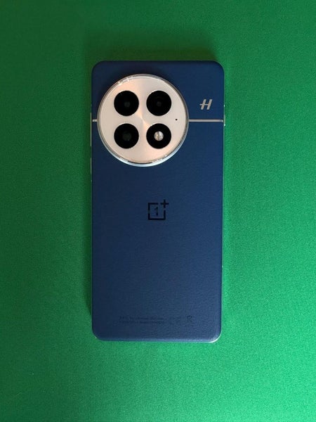 Pristine OnePlus 13 – 512GB Top Tier Model – Ocean Blue Bundle + warranty64571278307075111