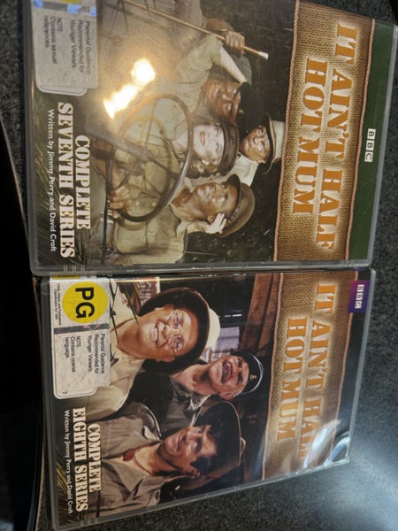 It Ain't Half Hot Mum: Season 1 - 8 DVD Carousel 3