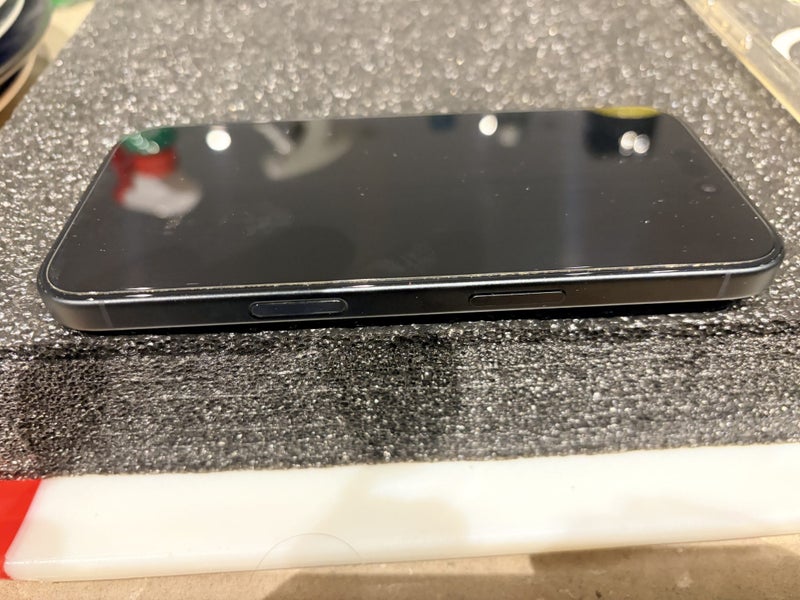 iPhone 16 128GB Fantastic condition w/Apple Care Warranty64572875559426114