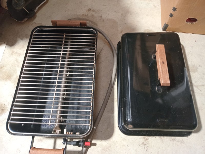 WEBER BARBEQUE SMALL NEW Carousel 1