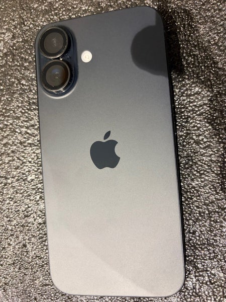 iPhone 16 128GB Fantastic condition w/Apple Care Warranty64572875559426111