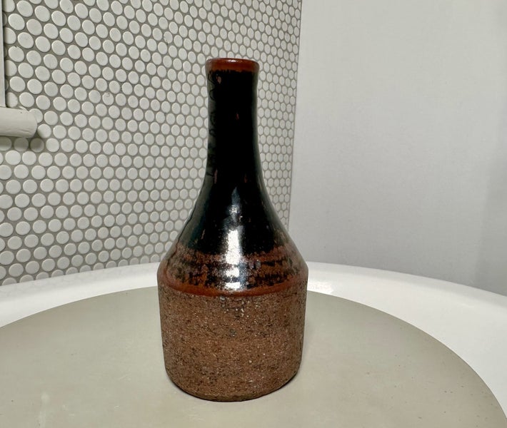 Laurie Ewing form vase64573101137921110