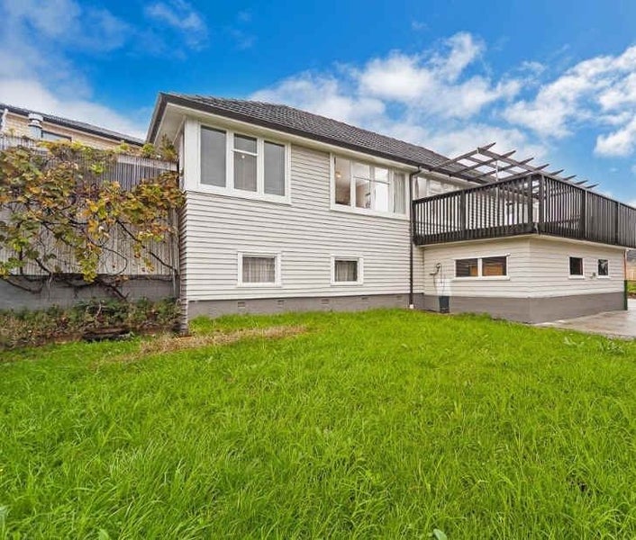 Mount Roskill, 3 bedrooms64573044526337111