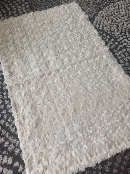 Faux fur - teddy bear/ soft toy making material /Off white swirl pile Carousel 1