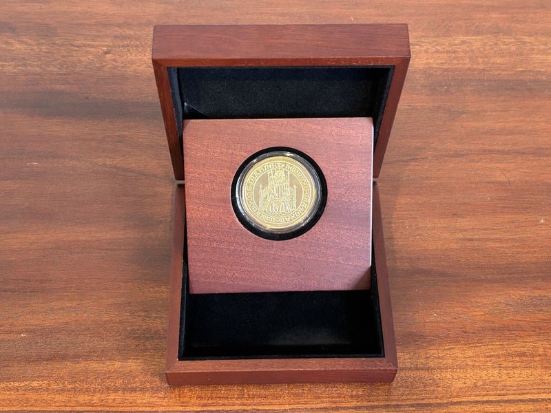 Henry VII 1489 Gold Sovereign - Replica In Stirling Silver Carousel 1