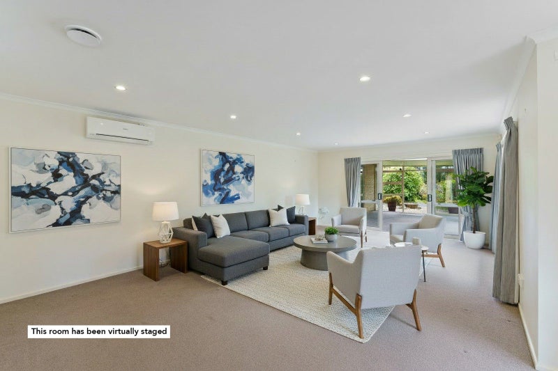 SUE IN BLOOM64573942477441114