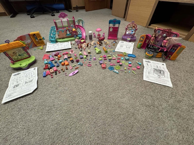Bulk lot of Polly pocket Carousel 1