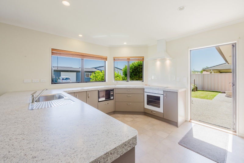 Act quick, move fast and be in by Christmas!64575034538626111