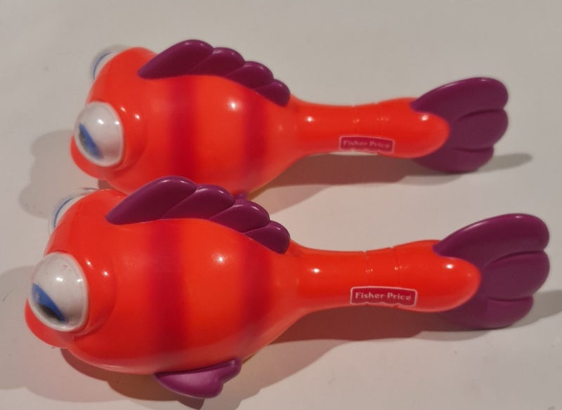 Fisher-Price - Fish Stix Maracas ^ Carousel 1
