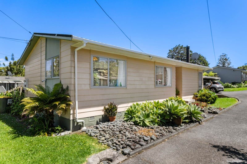 Vendor on the Move64577324460418110