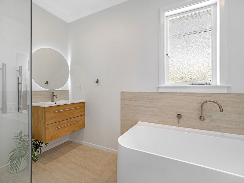 Renovated Bungalow Charm64580218578433112