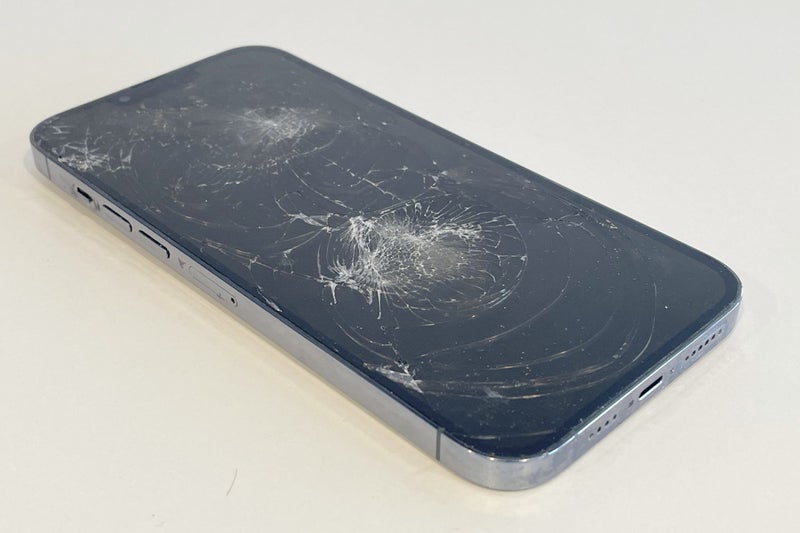 iPhone 13 Pro Max 256gb (damaged)64580368720897111