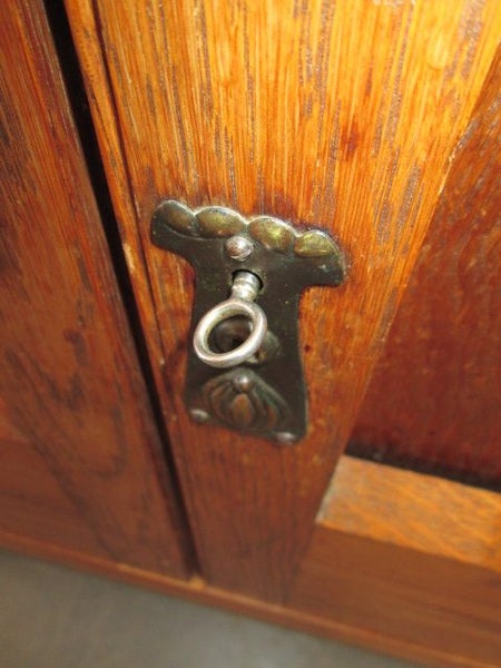 2201 VINTAGE OAK SIDEBORAD Carousel 9