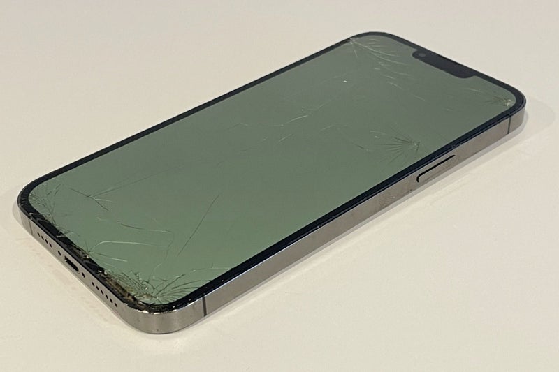 iPhone 13 Pro Max 128gb (damaged)64580668798593110