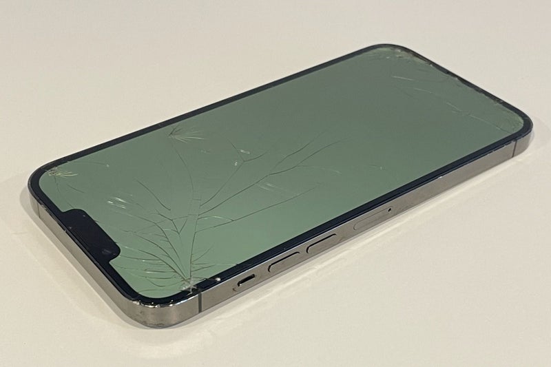 iPhone 13 Pro Max 128gb (damaged)64580668798593111