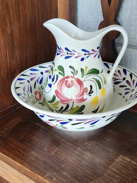 Portmeirion Pitcher and Washbowl Carousel 1